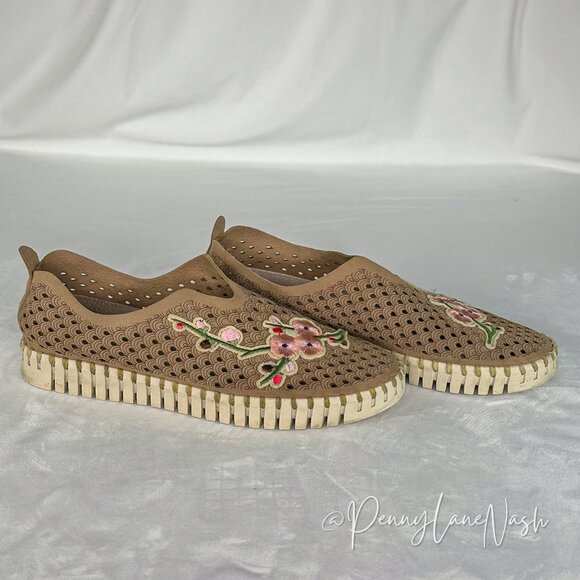 Ilse Jacobsen Perforated Tulip Slip-On Shoes Floral Appliqué EU 41 US 10.5-11 - Picture 4 of 11